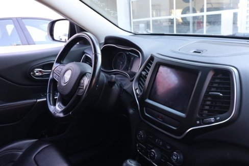 Used 2020 Jeep Cherokee Latitude w/ Quick Order Package 26F North image 20