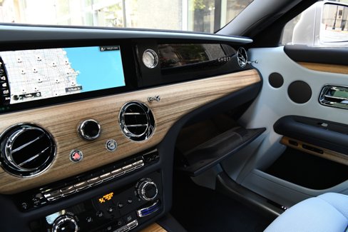 Certified 2022 Rolls-Royce Ghost w/ Ghost Package image 9