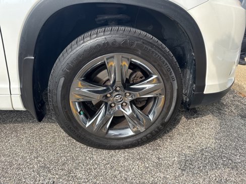 Used 2018 Toyota Highlander Limited image 9