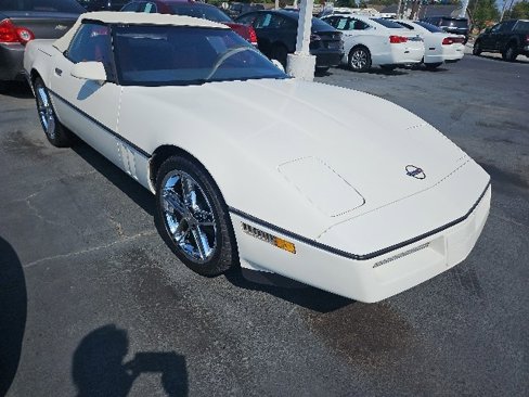 Used 1987 Chevrolet Corvette Convertible image 2
