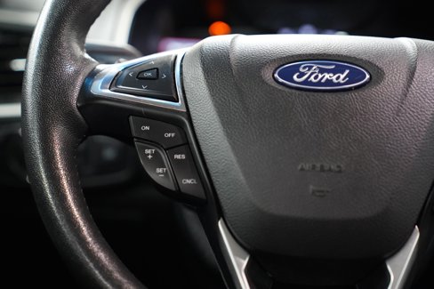 Used 2020 Ford Edge SEL image 19