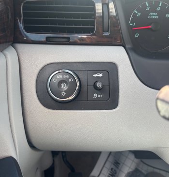 Used 2013 Chevrolet Impala LTZ image 23
