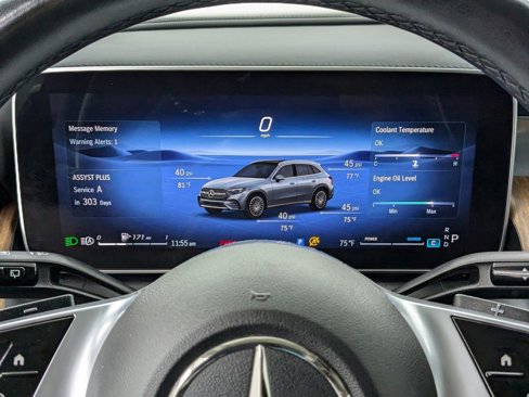 Used 2024 Mercedes-Benz GLC 300 image 11