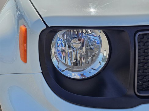Used 2021 Jeep Renegade Latitude w/ Sun & Sound Group image 4