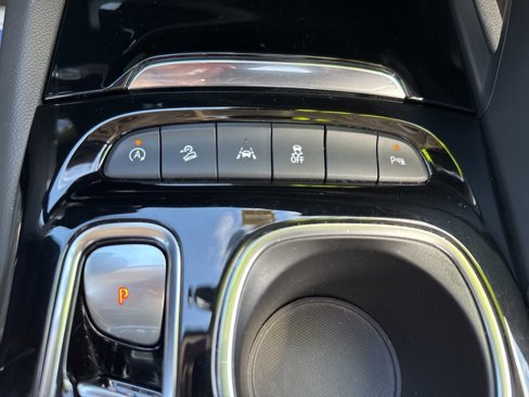 Used 2023 Buick Envision Essence w/ Sport Touring Package image 23