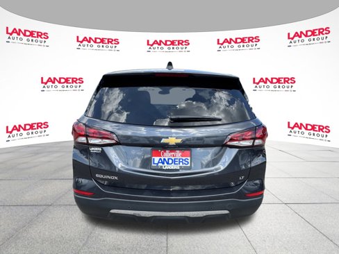 Used 2022 Chevrolet Equinox LT w/ Driver Convenience Package image 4