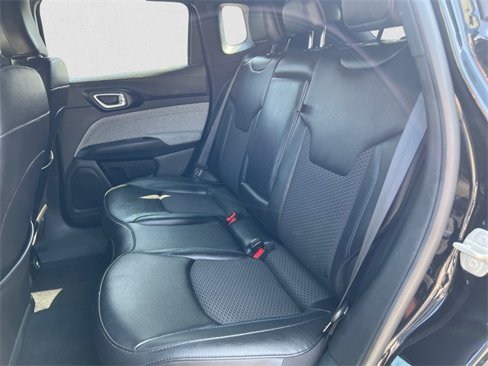 Used 2024 Jeep Compass Latitude image 13