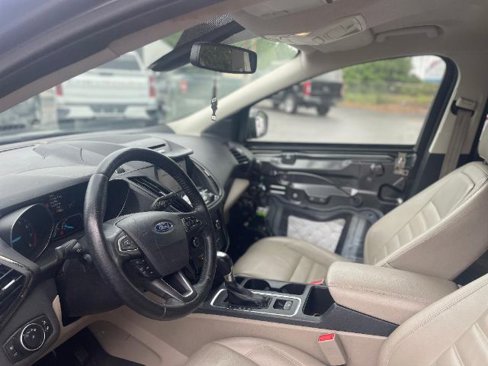 Used 2017 Ford Escape Titanium image 11
