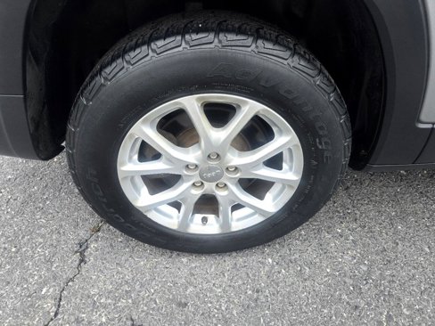 Used 2015 Jeep Cherokee Latitude image 13