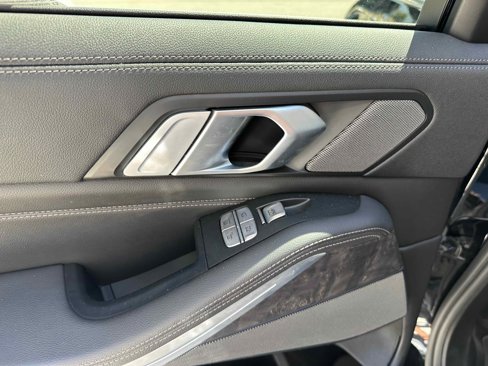 Used 2020 BMW X7 xDrive40i w/ Premium Package image 16