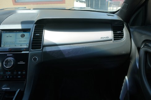 Used 2017 Ford Taurus SHO image 18