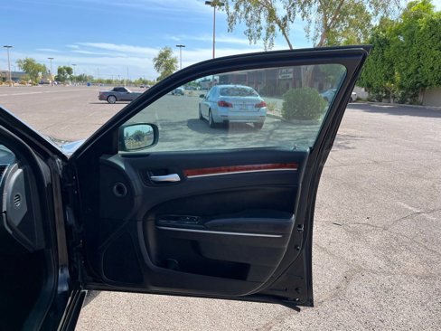 Used 2014 Chrysler 300 image 18