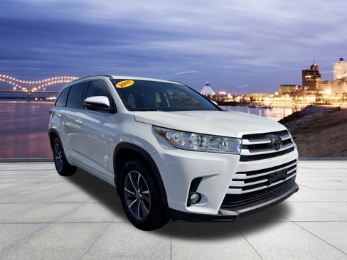 Used 2017 Toyota Highlander XLE image 4