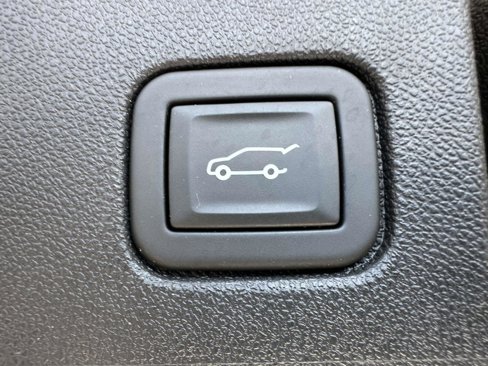 Used 2023 Chevrolet Equinox LT image 12