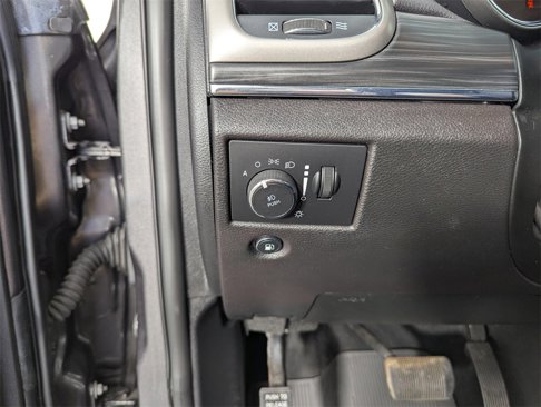 Used 2019 Jeep Grand Cherokee Limited image 19