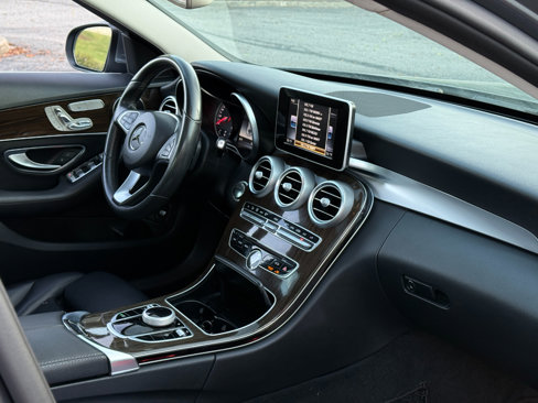 Used 2018 Mercedes-Benz C 300 4MATIC Sedan image 22