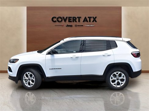 New 2025 Jeep Compass Latitude image 2