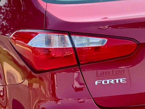 Used 2016 Kia Forte LX image 16