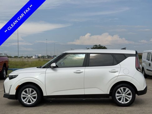 Used 2023 Kia Soul LX image 3