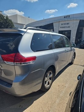 Used 2013 Toyota Sienna LE image 2