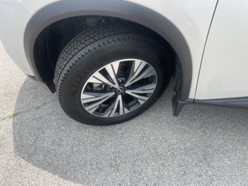 Used 2022 Nissan Rogue SV image 14