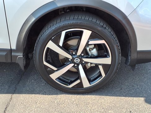 Used 2022 Nissan Rogue Sport SL image 9