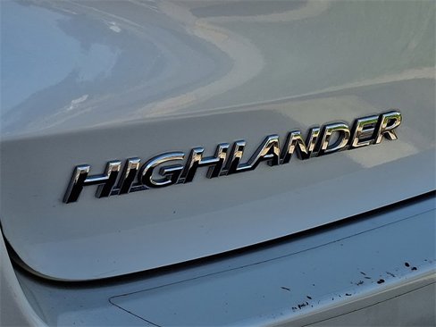 Used 2016 Toyota Highlander Limited image 35