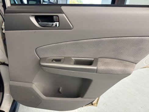 Used 2010 Subaru Forester 2.5X Premium image 29