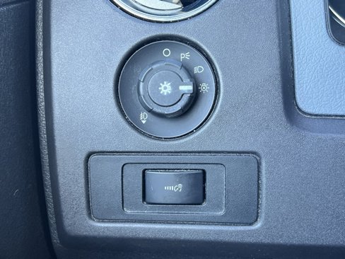 Used 2012 Ford F150 XLT w/ XLT Chrome Pkg image 19
