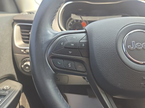 Used 2019 Jeep Cherokee Trailhawk image 18