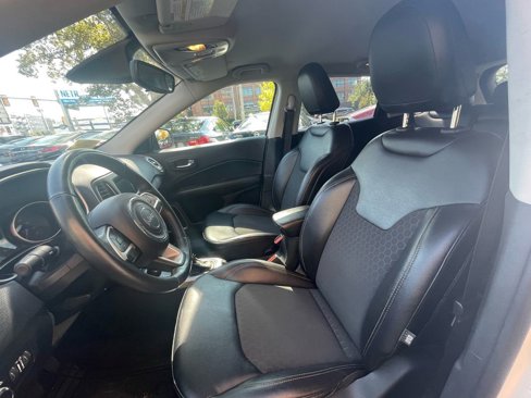 Used 2019 Jeep Compass Latitude w/ Cold Weather Group image 11