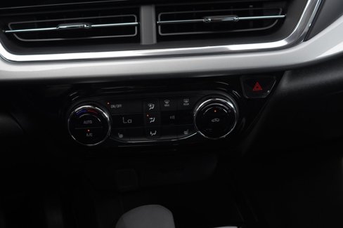 New 2025 Chevrolet Trax LT w/ Driver Confidence Package image 22
