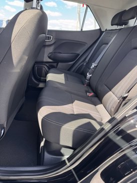Used 2025 Hyundai Venue SEL image 10