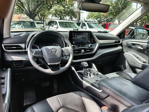 Used 2020 Toyota Highlander XLE image 20