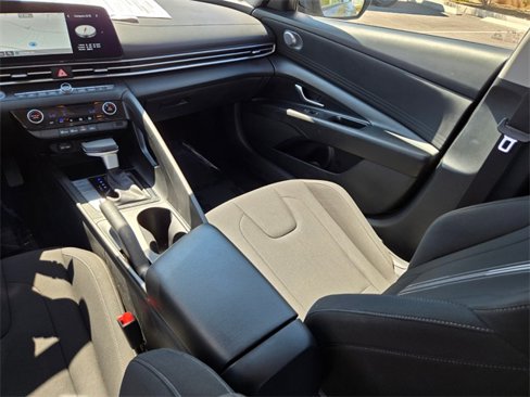 Used 2024 Hyundai Elantra SEL image 17