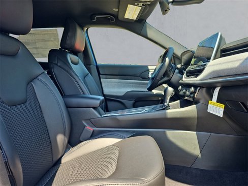 New 2025 Jeep Compass Latitude image 15