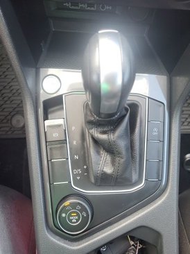 Used 2020 Volkswagen Tiguan SE image 14