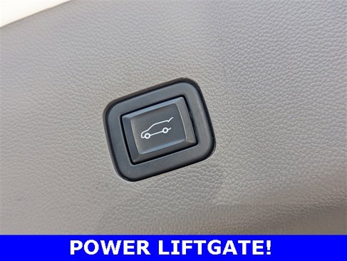 Used 2021 Chevrolet Traverse LT w/ LT Premium Package image 16