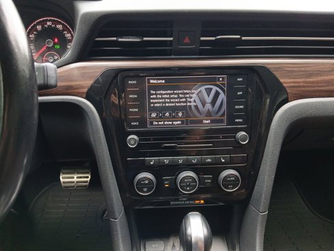 Certified 2020 Volkswagen Passat 2.0T SEL image 19