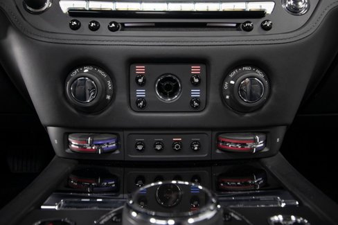 Used 2018 Rolls-Royce Dawn image 33
