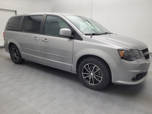 Used 2016 Dodge Grand Caravan SXT image 11
