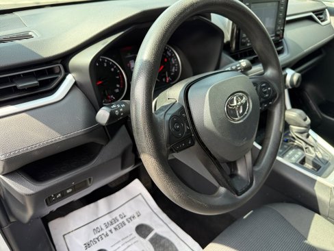 Certified 2022 Toyota RAV4 LE image 25
