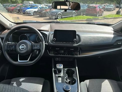 Used 2021 Nissan Rogue SV image 10