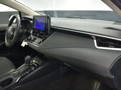 Used 2023 Toyota Corolla LE image 24