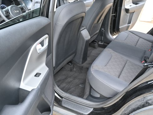 Used 2020 Kia Niro LX image 29