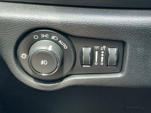 Used 2019 Chrysler Pacifica Touring-L Plus w/ Advanced Safetytec Group image 61