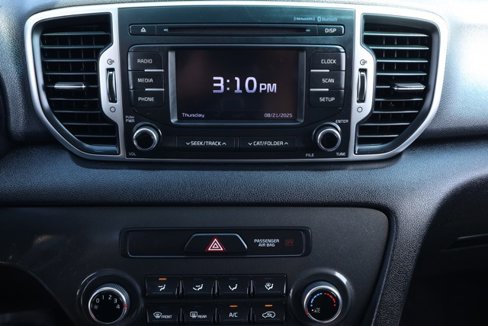 Used 2018 Kia Sportage LX image 29