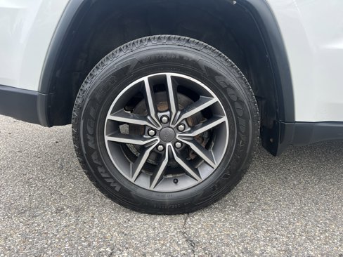 Used 2019 Jeep Grand Cherokee Limited image 11