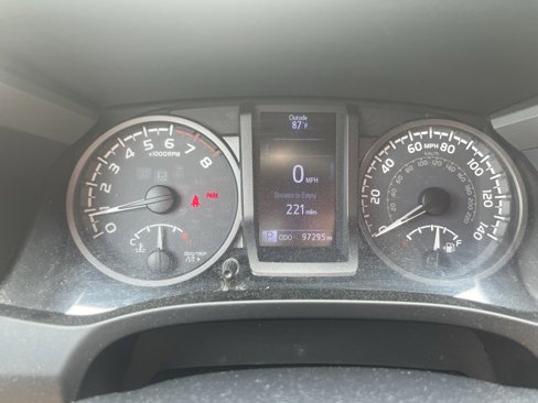 Used 2016 Toyota Tacoma SR image 15