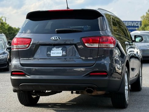 Used 2017 Kia Sorento LX image 5